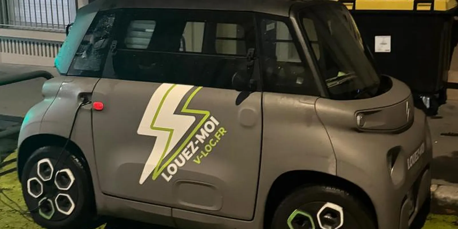 Une Citroën Ami de location