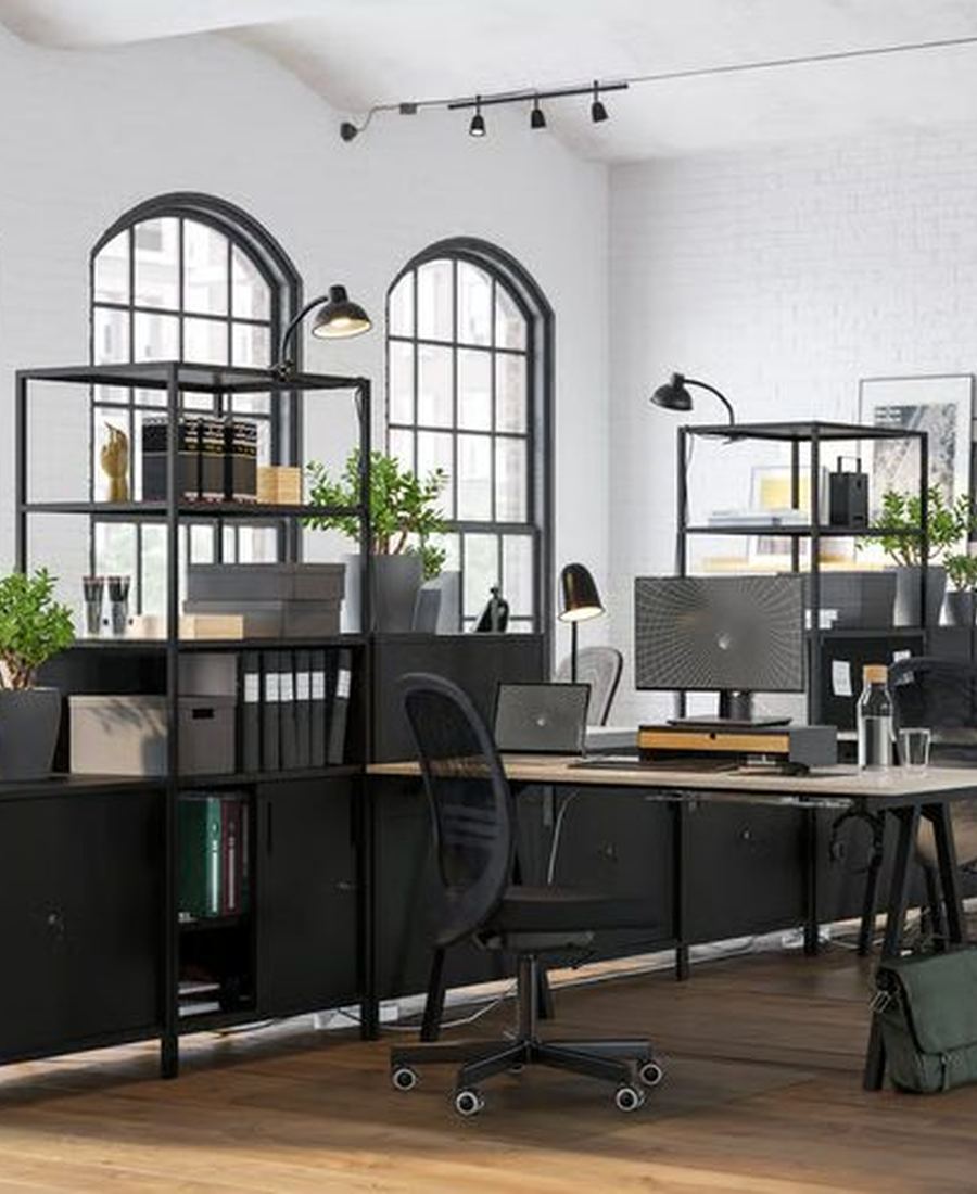Des postes de travail dans un bureau